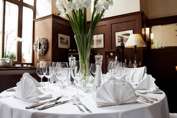 Hotel Slunce - Uherské Hradiště - stylová restaurace 10