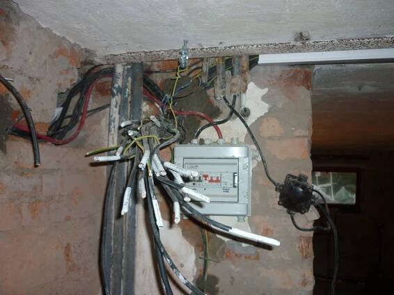 Praha - RD - elektroinstalační práce 