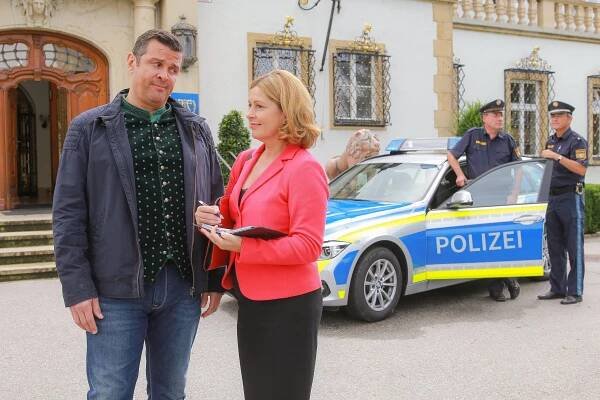 Poldové z Rosenheimu - Mord wie er im Buche steht (S18E07) (2018)