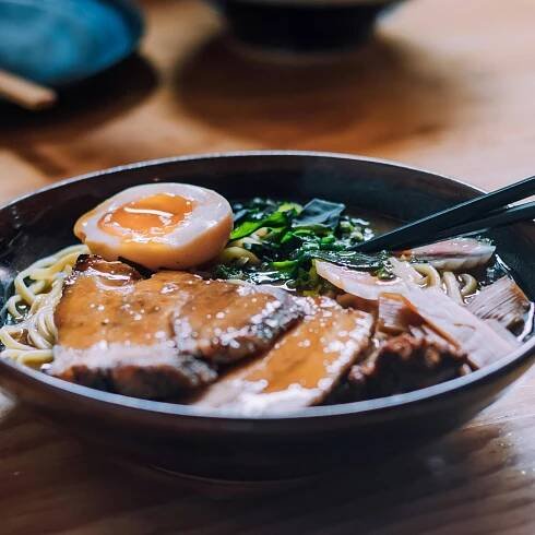 How To Easily Peel Hard Boiled Eggs: 8 Tips | HelloFresh