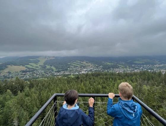 Výlet s dětmi na skalní vyhlídky Stráž - Rokytnice nad Jizerou | Ověřeno rodiči