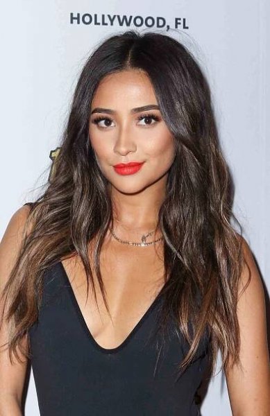 Shay Mitchell Hits Back at Mom Shamers After Going Out: 'Apparently People Are Really Upset'
