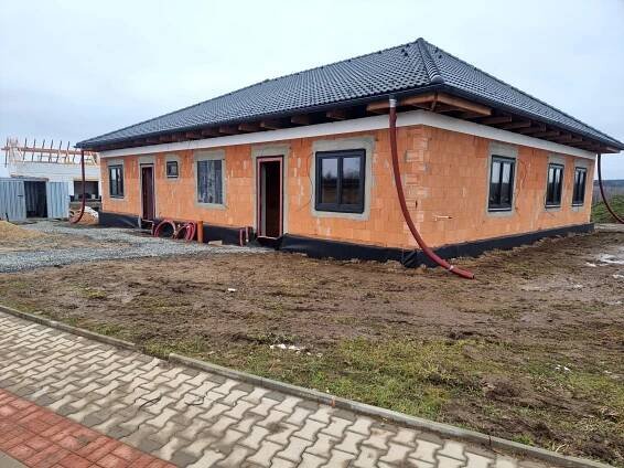 Projekt výstavby RD o 2 BJ Kamenné Žehrovice, okr.Kladno – KM Invest Praha sro