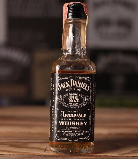 JACK DANIEL'S - Black Label - 1973 - 1974 - 1/10th Pint - US