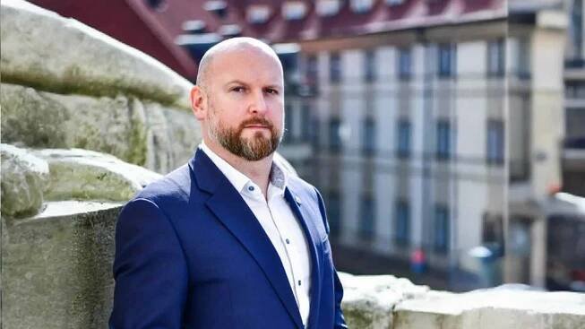 Exšéf pražského magistrátu se proti odvolání brání u soudu! Vaz mu zlomily vysoké odměny pro asistentku