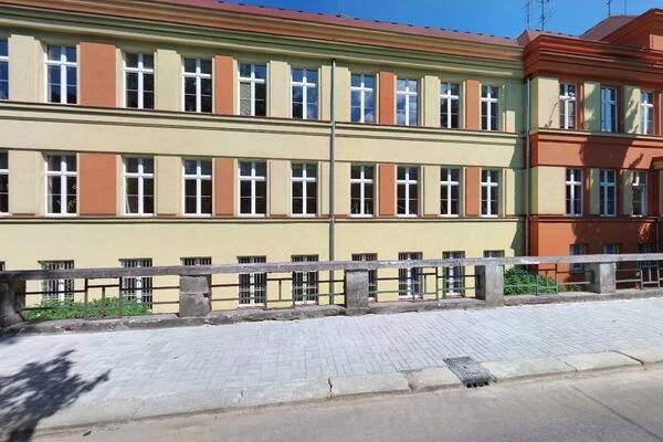Základní škola JIH, Mariánské Lázně, Komenského 459 foto 5