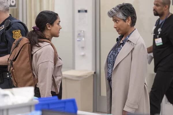 Shabana Azeez, Deepti Gupta - Urgent - 21:00 - Z filmu