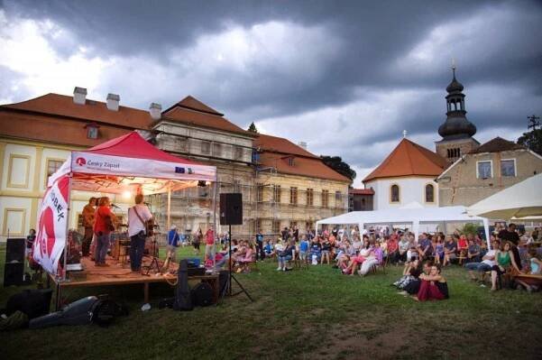 Zahradní slavnosti 2014 - Zahradní slavnosti 2014 - Oficiální stránky zámku Svojšín
