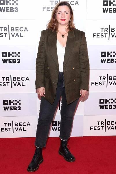  Amber Tamblyn attends the "1-800-ON-HER-OWN" Premiere during the 2024 Tribeca Festival at BMCC Theater on June 10, 2024