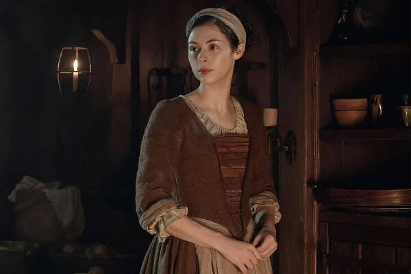 Outlander: Blood of My Blood star Hermione Corfield breaks down Julia's shocking decision: 'She has zero options'