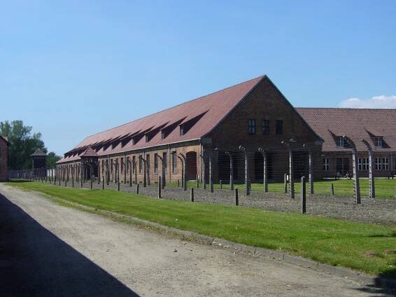 Vyhlazovací tábor Osvětim -... - Muzeum