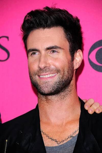 Adam Levine Captures the Crowd with His Soulful Music