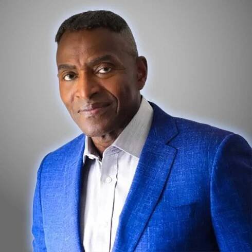 Carl Lumbly