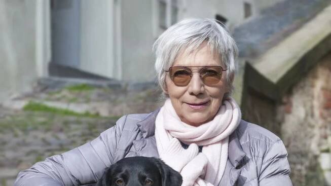Dana Syslová (77) - SPÁLILA SI KŮŽI! Musí to maskovat make-upem...