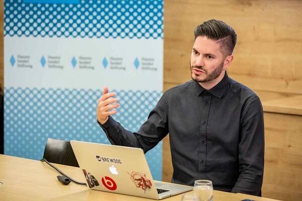 Odborník na dezinformace Miloš Gregor z Masarykovy univerzity v Brně