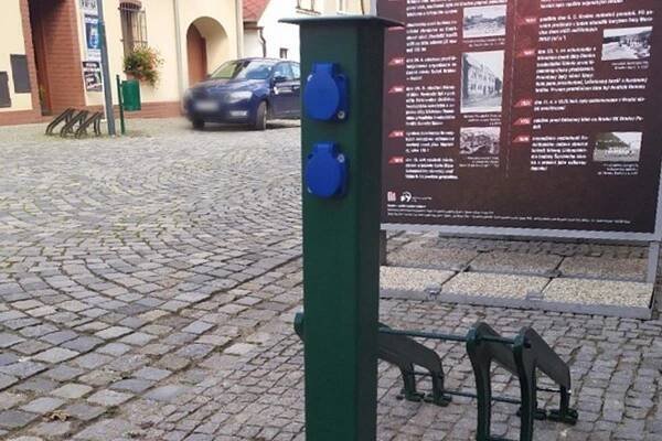 Elektrosloupek Městská knihovna a informační centrum Hradec nad Moravicí foto 1