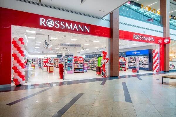 Drogerie ROSSMANN znovu navyšuje mzdy zaměstnancům