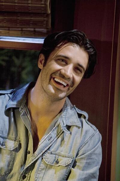 Bratři a sestry - Slavnost vína - Z filmu - Gilles Marini