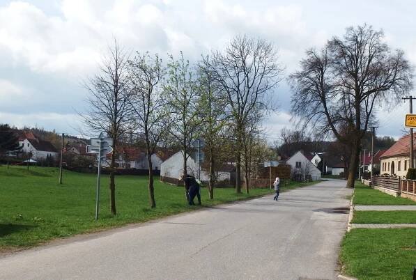 Soubor:Růžená, hlavní ulice.jpg