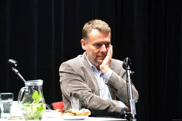 Lídři sametové revoluce Šimon Pánek a Martin Mejstřík se znovu setkali na pódiu