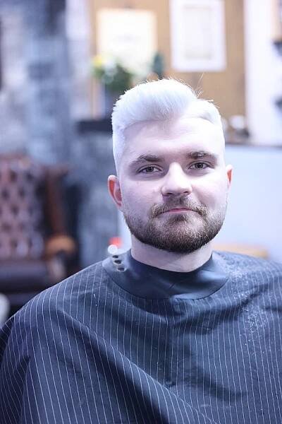j (52) | BarberShop Smíchov