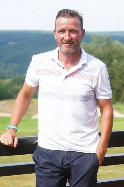 FOTO: Vladimír Šmicer na golfu. – stránka 61