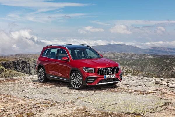Mercedes-Benz GLB: Podrobné specifikace vozidel & Interaktivní nástroj pro srovnání
