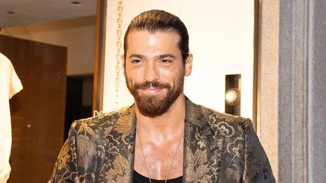 Can Yaman ohromil fanynky. Sexy muž ze Zasněné lásky přiznal, co na něj platí