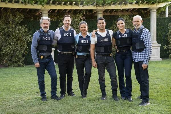 Námořní vyšetřovací služba - Série 20 - Rodinná záležitost - Z natáčení - Gary Cole, Sean Murray, Vanessa Lachey, Wilmer Valderrama, Katrina Law, Joe Spano
