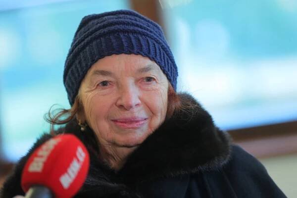 Livia Klausová si sbalila kufry, Klaus je na covid sám. Kam se bývalá první dáma vydala?