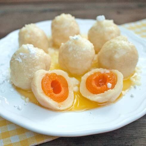Czech Recipe: Tvarohové knedlíky s ovocem