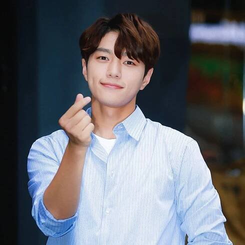 Kim Myung Soo (L) 7