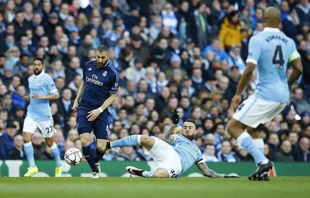 Bílý balet měl i bez hvězdného Ronalda v první semifinálové partii Ligy mistrů k výhře blíž