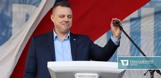 Rajchl má reálnou šanci na vstup do Sněmovny, ukázalo šetření. ANO stále dominuje
