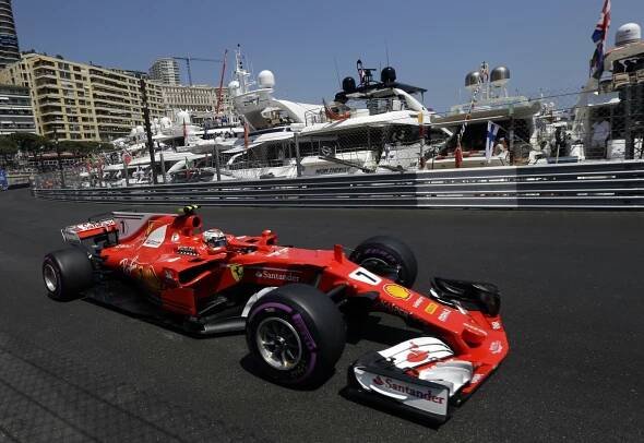 Kimi Räikkönen získal pole position v sobotňajšej kvalifikácii na Veľkú...