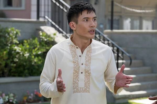 Dobré místo - Moje nejlepší já - Z filmu - Manny Jacinto