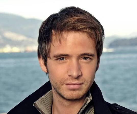Aaron Stanford Biography - Facts, Childhood, Family Life & Achievements