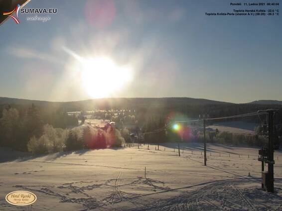 Teplota na Šumavě klesla místy i pod -25 °C