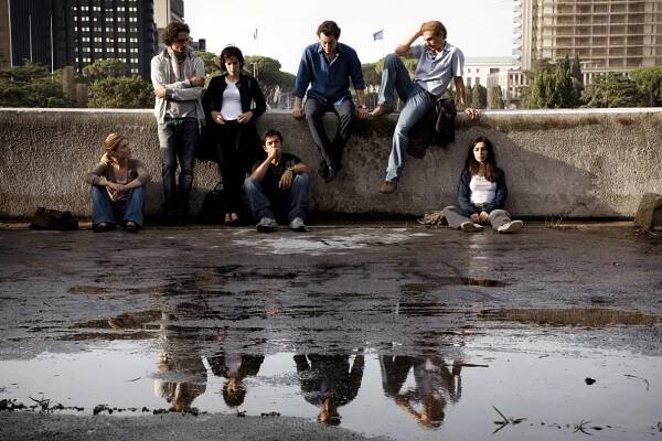 Vittoria Puccini, Marco Cocci, Daniela Piazza, Pierfrancesco Favino, Stefano Accorsi, Giorgio Pasotti, Sabrina Impacciatore - Polib mě ještě - Z filmu