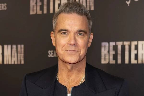 Robbie Williams Reveals He Was Diagnosed with '17th Century Pirate Disease' Scurvy: 'I'd Stopped Eating'