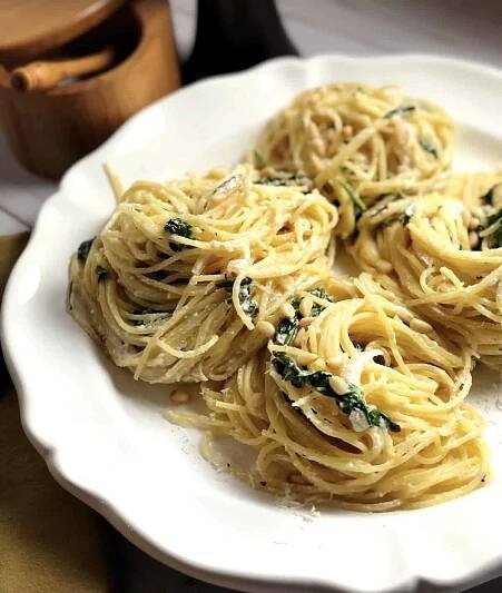 Spaghetti with Olive Oil and Garlic (Aglio e Olio)