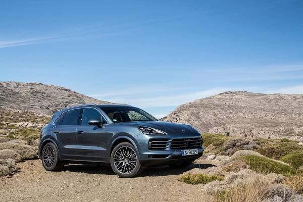 Porsche Cayenne: Podrobné specifikace vozidel & Interaktivní nástroj pro srovnání