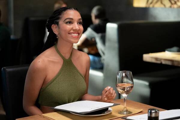 Dollface - Královna se vrací domů - Z filmu - Corinne Foxx