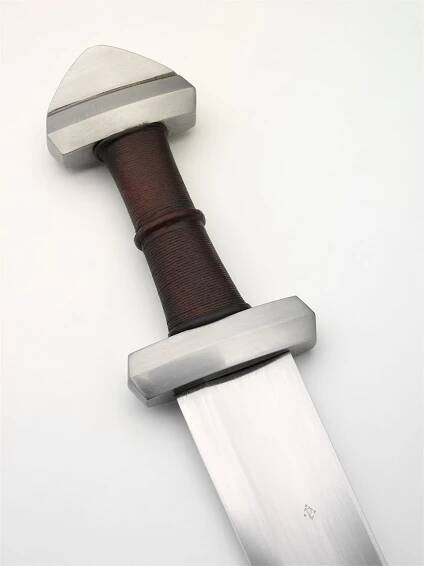 Soubor:Albion Berserkr Viking Sword 1 (6093841619).jpg – Wikipedie