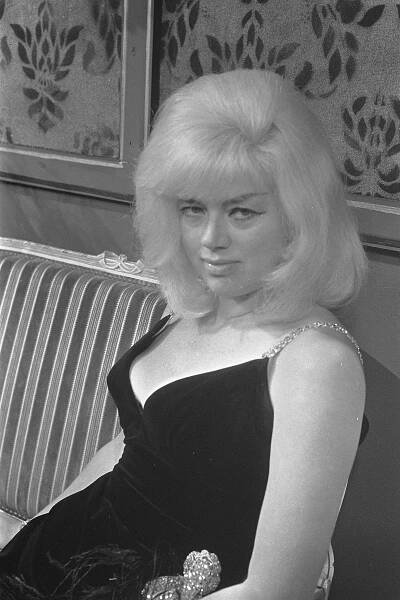 Diana Dors - Wikipedia
