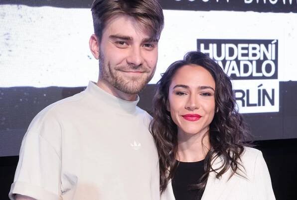 Marek Lambora a Eva Burešová se potkají na prknech karlínského divadla.