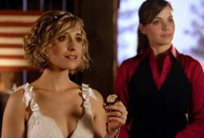Smallville Creators Reveal They at One Point ‘Discussed’ Chloe Turning Out to Be Lois Lane