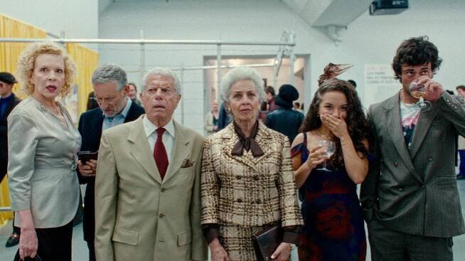 Sunnyi Melles, Mark Ivanir, Mike Burstyn, Eleanor Reissa, Saffron Coomber, Aaron Altaras - U Zweiflerů - Epizoda 2 - Z filmu