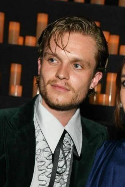 Tom Glynn-Carney herec