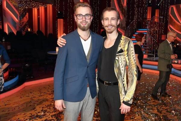 FOTO: Marek Zelinka se svým kolegou tanečníkem Michalem Kurtišem. – stránka 3